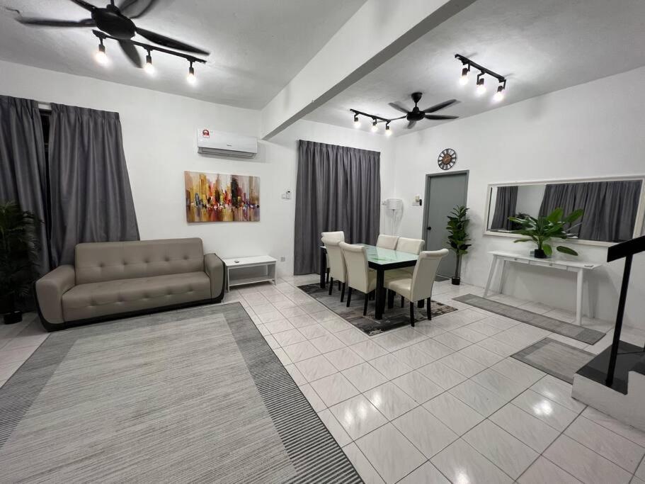 Rumah Melati By Impian Homestay Klia-Salak Tinggi-Nilai Сепанг Екстериор снимка